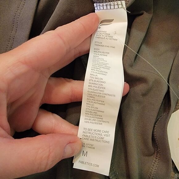 Fabletics New Mila Built In Bra & Back Pocket Tank Olive Green Size medium NWT - Picture 6 of 7